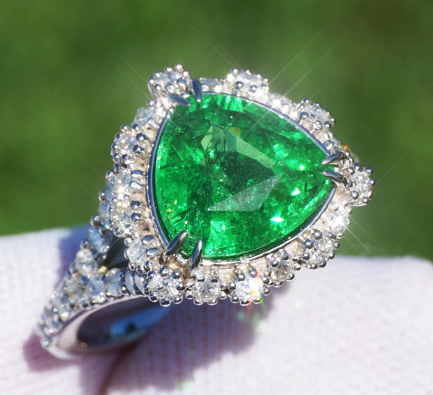 Tsavorite ring diamond 14k gold grossular garnet 5.00ctw gia certified triangular cut