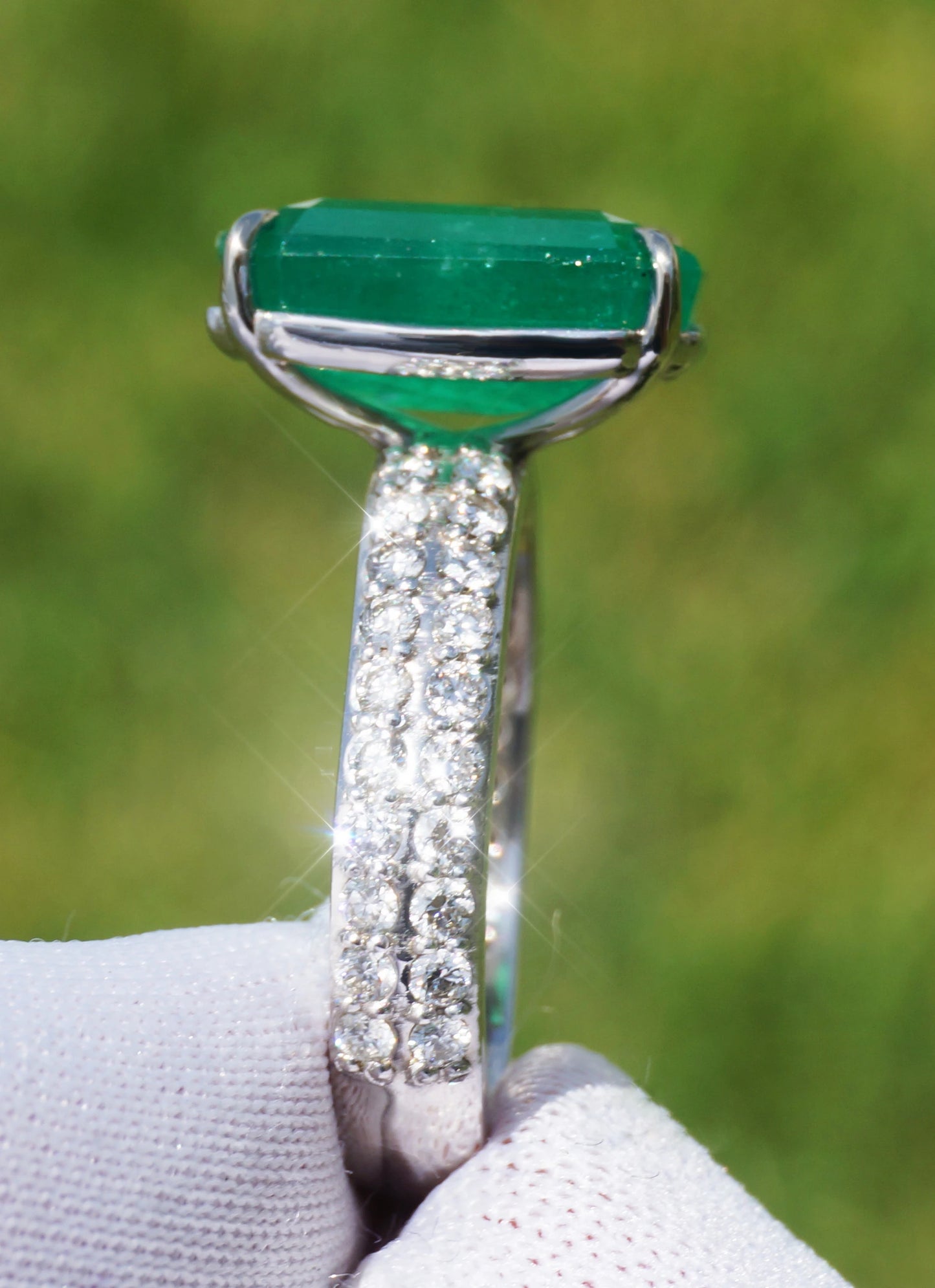 Emerald & diamond ring gold white14k gia certified 7.87ctw green