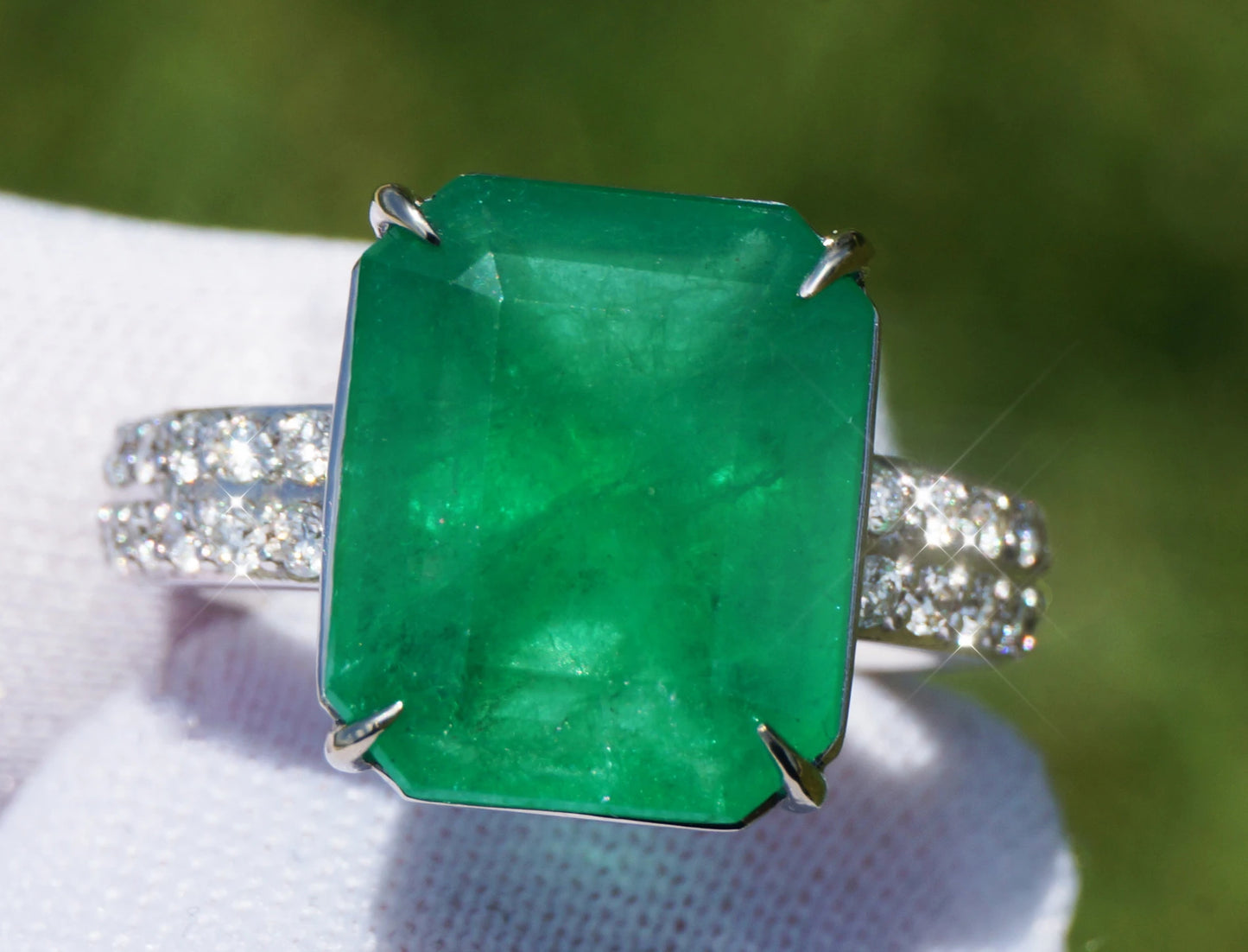 Emerald & diamond ring gold white14k gia certified 7.87ctw green