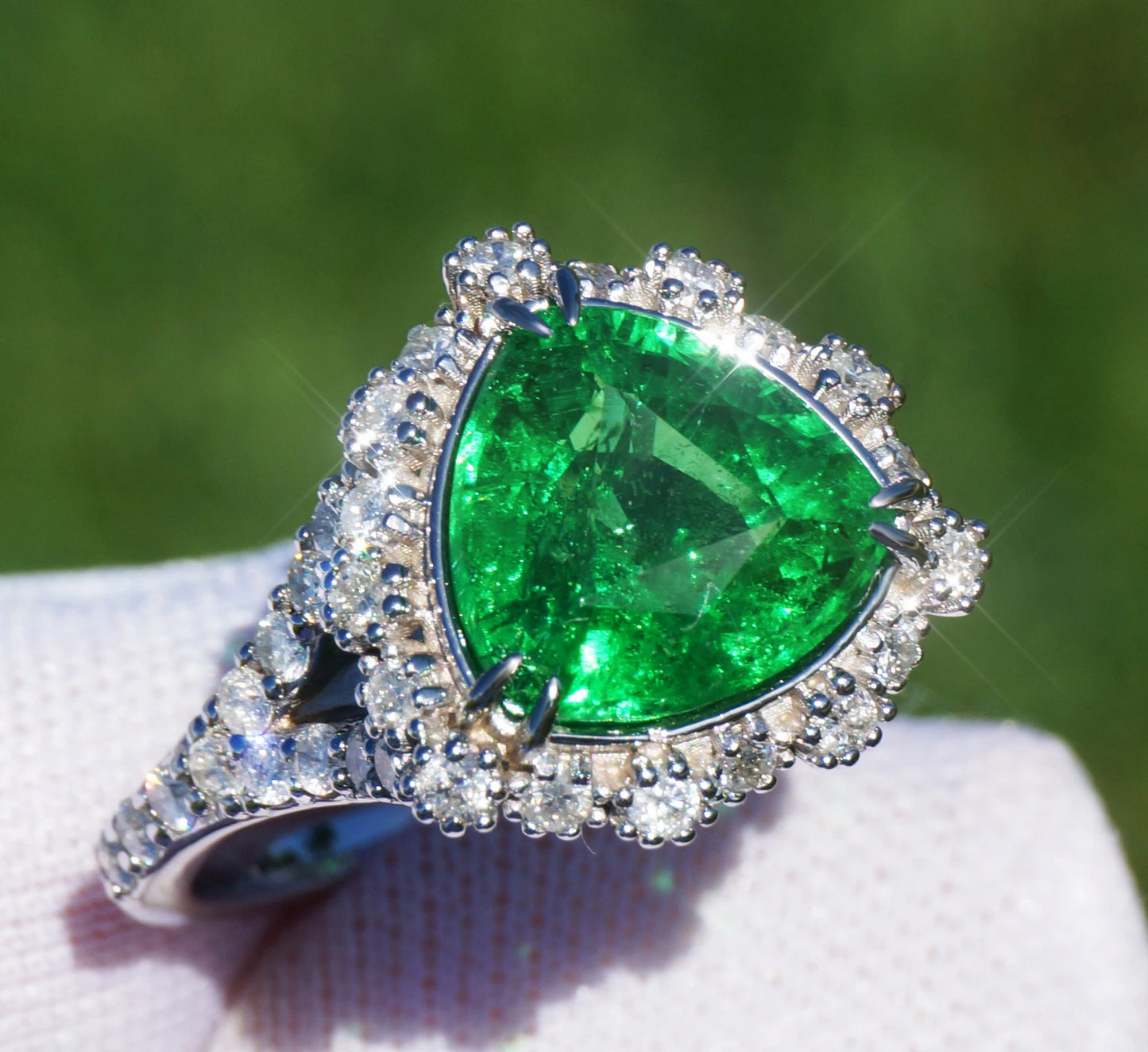 Tsavorite ring diamond 14k gold grossular garnet 5.00ctw gia certified triangular cut