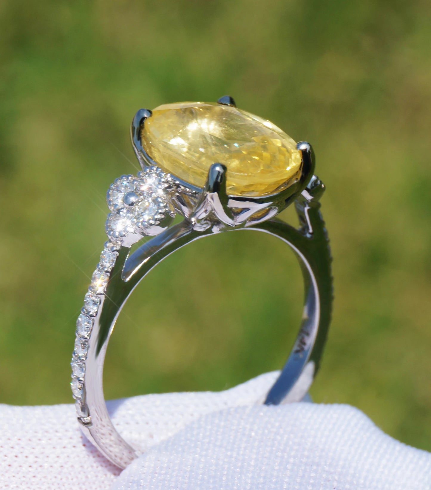 yellow Sapphire & diamond ring white gold 14k sri lanka oval cut gia certified 5.79ctw