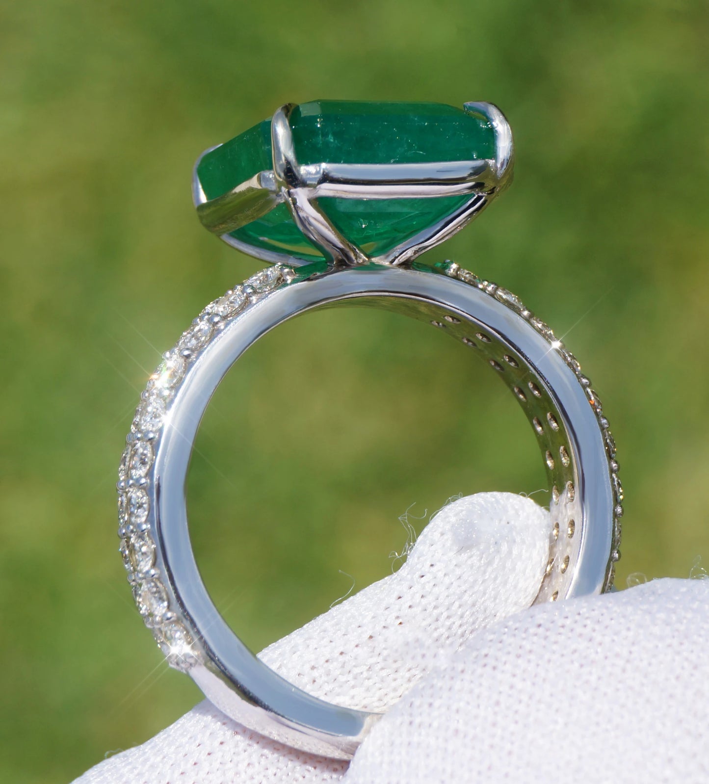 Emerald & diamond ring gold white14k gia certified 7.87ctw green