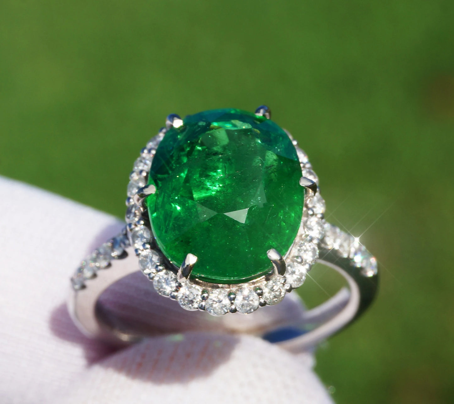 Tsavorite & diamonds Ring GIA certified 14k white gold 7.73 ctw green oval cut