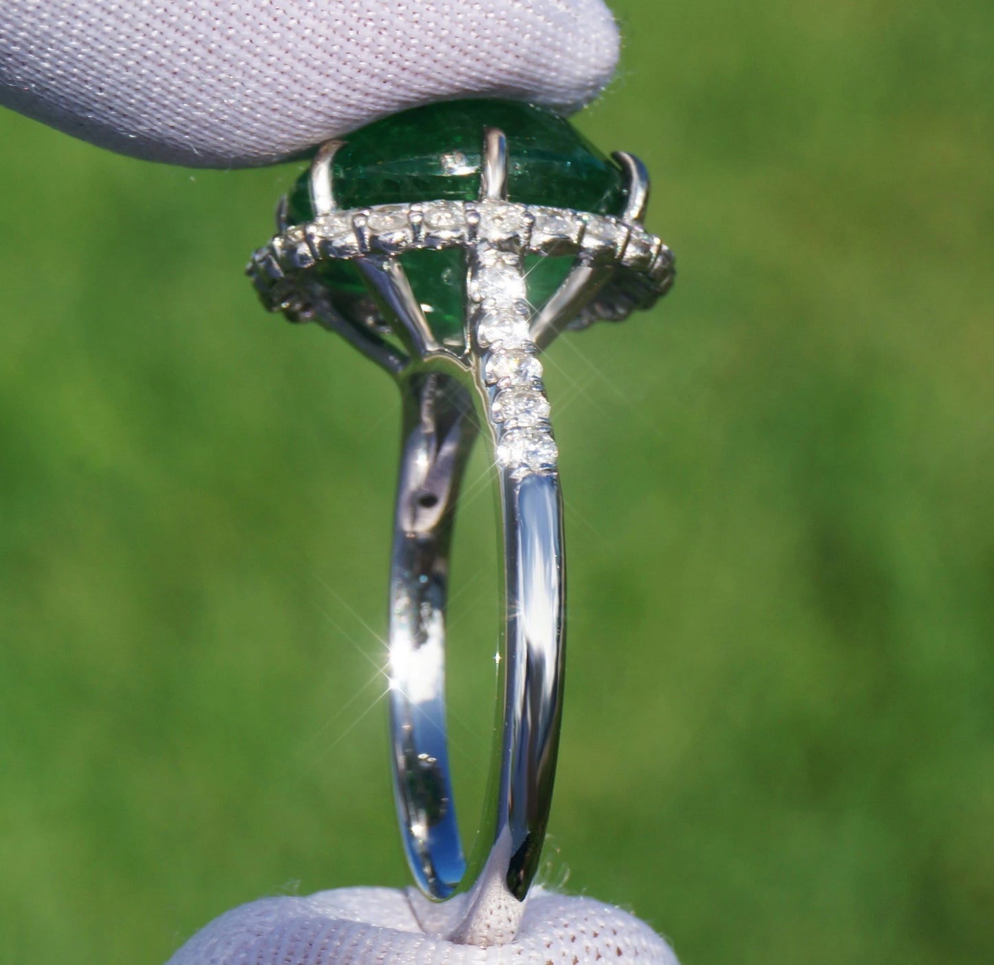 Tsavorite & diamonds Ring GIA certified 14k white gold 7.73 ctw green oval cut