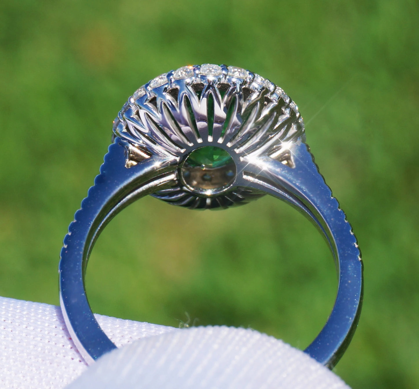 ring Tsavorite diamond white gold 14k gia certified 3.88ctw green oval cut garnet