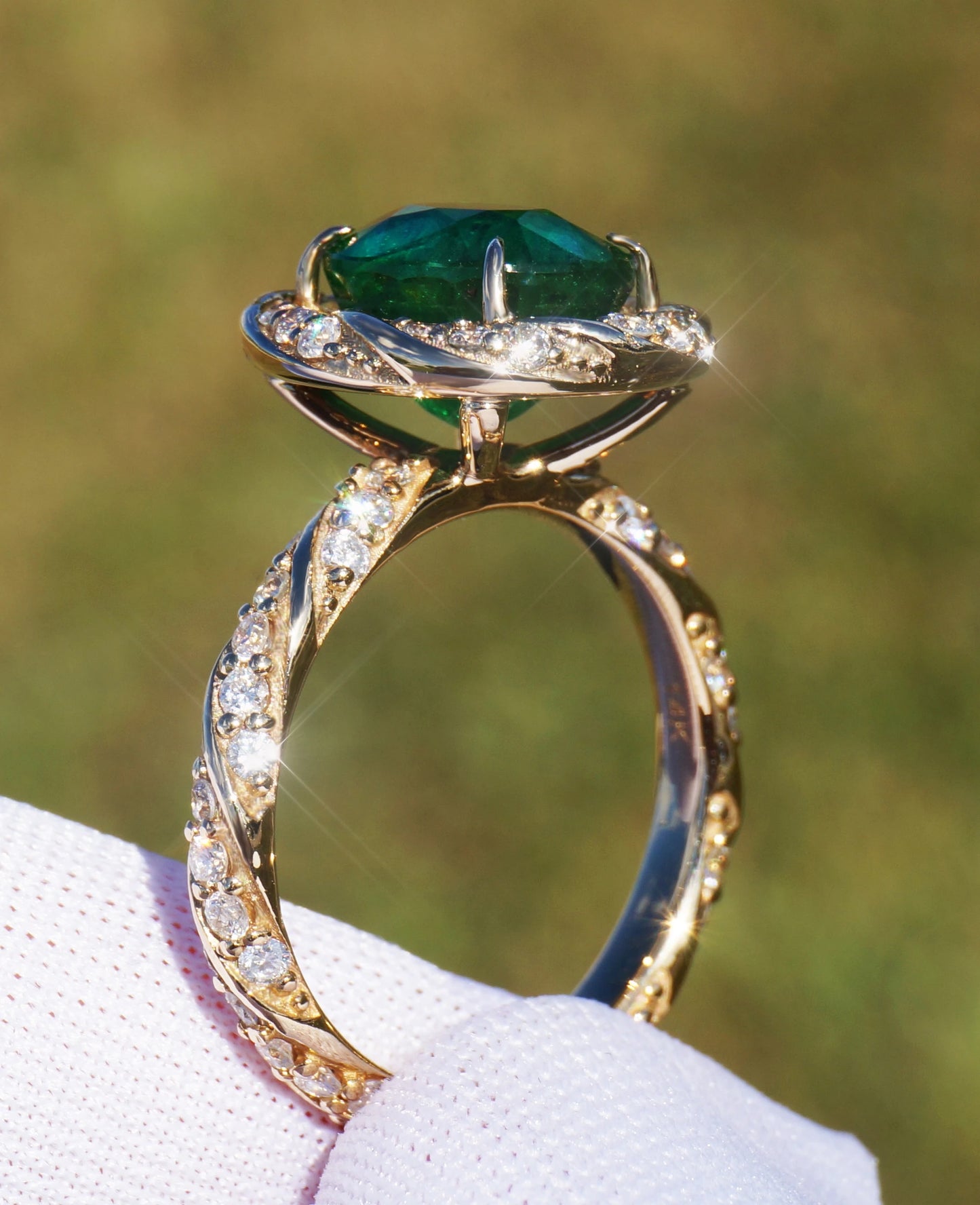 Tsavorite ring diamond yellow gold 14k green oval grossular garnet gia certified 5.52ctw