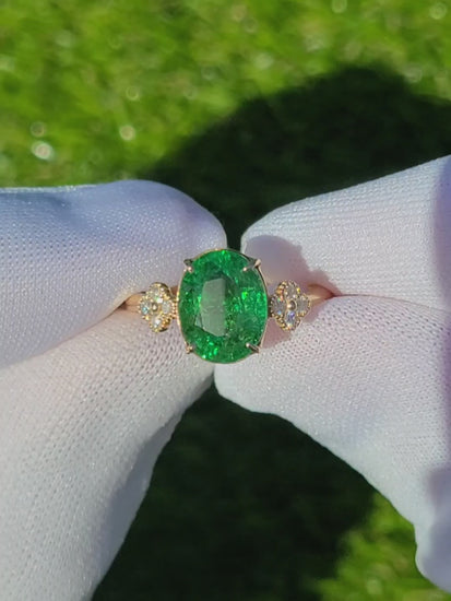 18k Gold 2.53ctw GIA Cushion Green Tsavorite and Round Diamonds Three 3  Stone Ring For Sale at 1stDibs | three gia green