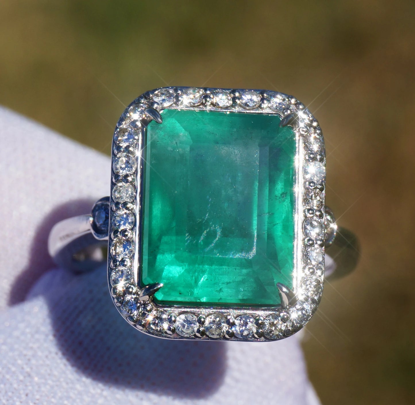 Emerald ring diamond gold white 14k gia certified 6.81ctw